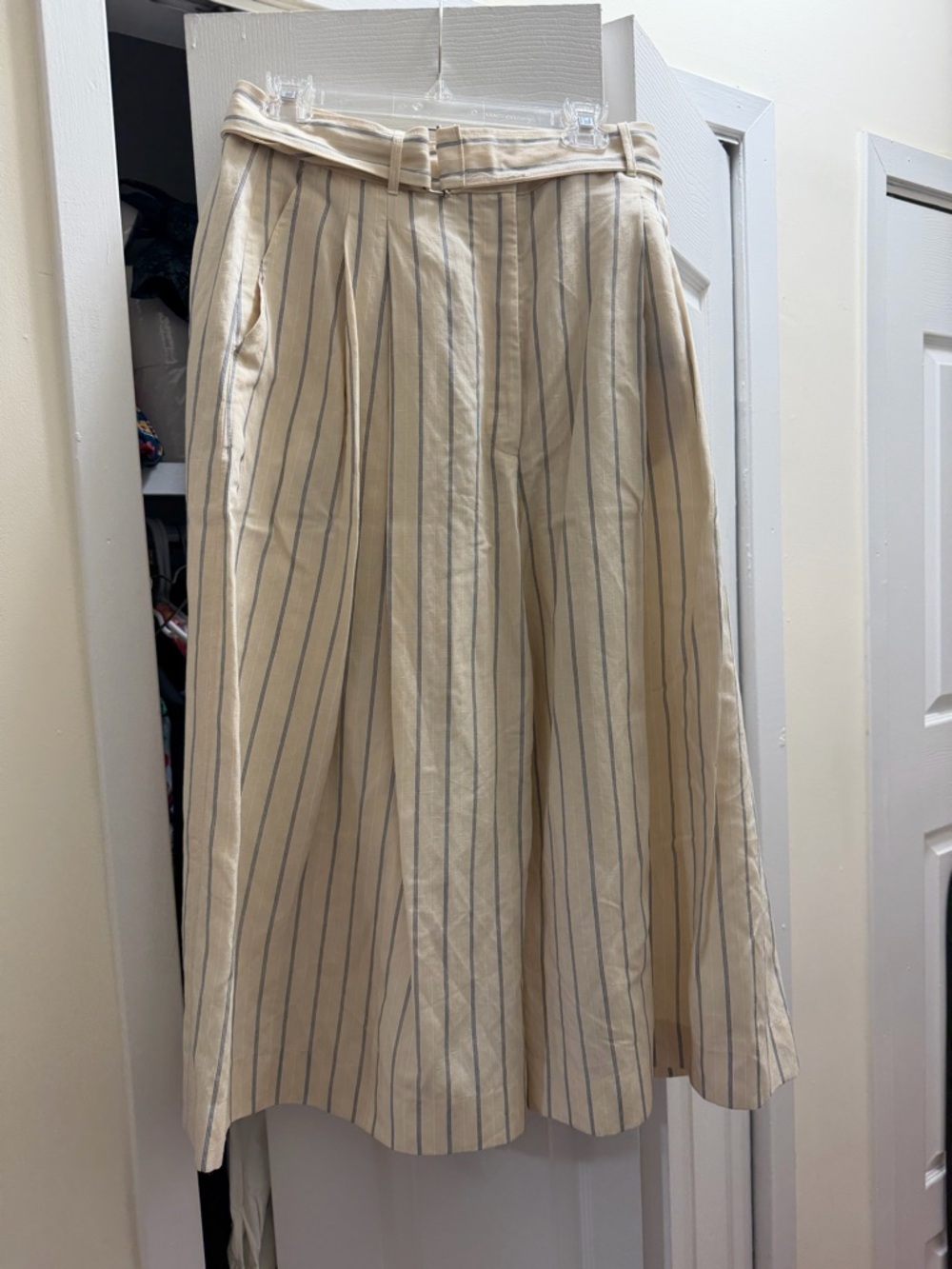 Club Monaco Cream Wide-Leg Pinstripe Pants bundle (2)